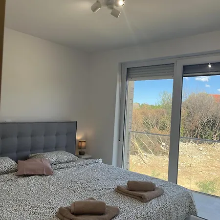 Mariner With Heated Pool Apartament Zaton (Zadar)