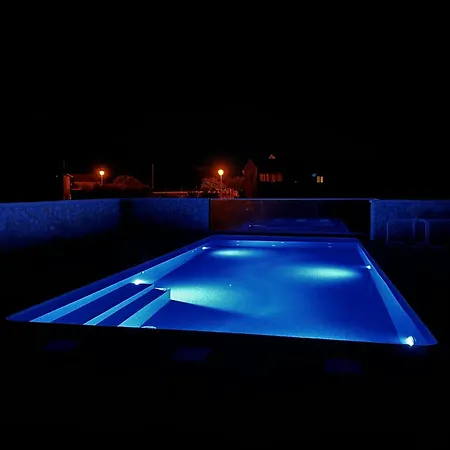 Mariner With Heated Pool