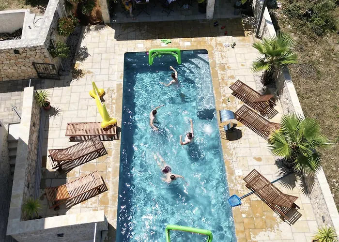Mariner With Heated Pool