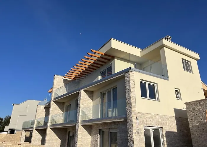 Mariner With Heated Pool * زاتون