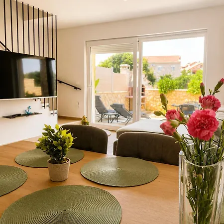 Mariner With Heated Pool Apartman Zaton