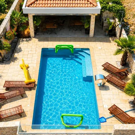 Mariner With Heated Pool Apartman *