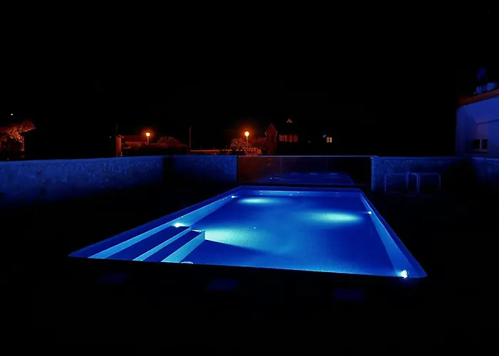 Mariner With Heated Pool